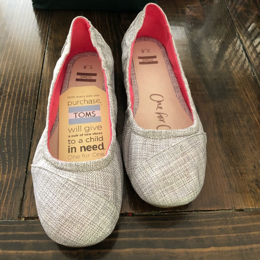 Toms Ballet Flats BRAND NEW